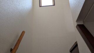 高槻市　クロス張替とトイレ手洗い交換　リピーター様です(^^♪