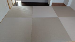 茨木市　彩都某所　琉球畳と壁クロスと洗面CF壁クロス